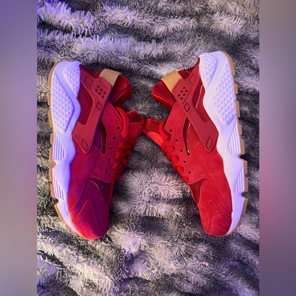 Nike Womens Air Huarache Run SD (red & gum sole) - Picture 3 of 11
